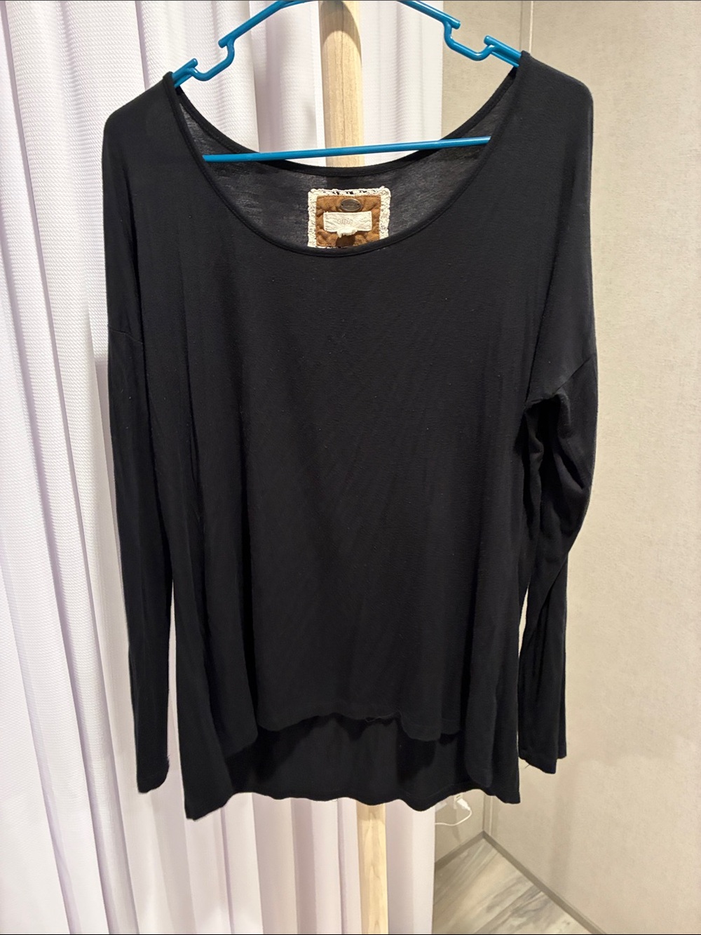 Cupio Black Long-Sleeve Scoop Neck Top